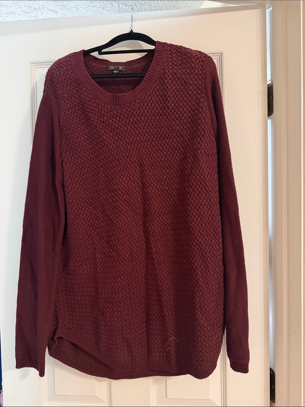 Long-Sleeve Textured Crewneck Sweater in Deep Burgundy